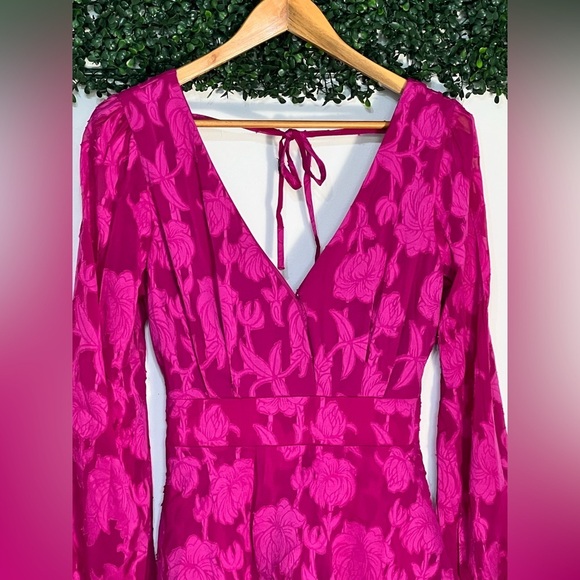 Band Of The Free NWT KISS ME FUCHSIA PEPLUM MINI DRESS Medium - Picture 2 of 13